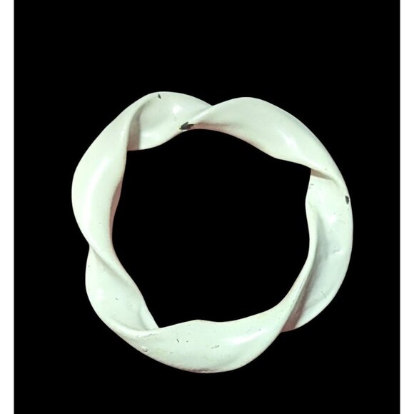 Abstract White Enamel Coated Art Ring Size 5 1/2 - Picture 1 of 13